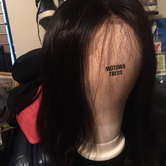 Pre-plucked natural hairline 100% straight human virgin hair lace front wig - Picture 3 of 6